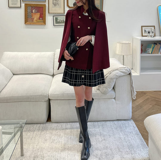 Damen Mantelcape im Tailoring‑Look mit doppelreihiger Knopfleiste und markanter Schulter Shop Nory