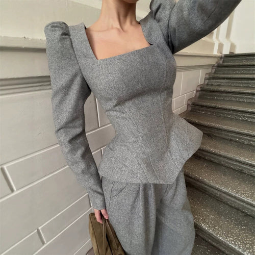Damen Tailliertes Korsagen-Blazer-Top mit quadratischem Ausschnitt, Schößchen und betonten Schultern Shop Nory
