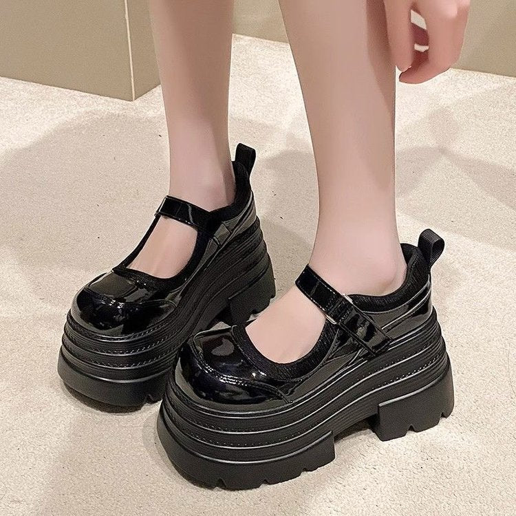 Damen Plateau-Mary-Jane Schuhe mit glänzender Oberfläche und verstellbarem Riemen