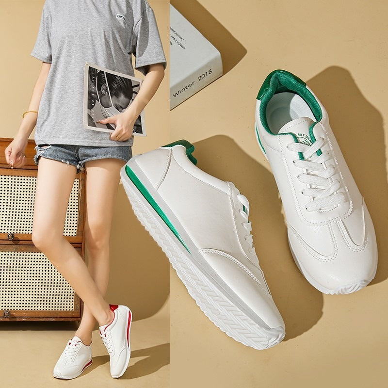 Damen Sneaker mit leichter Keilsohle und kontrastfarbenem Fersenpatch Shop Nory