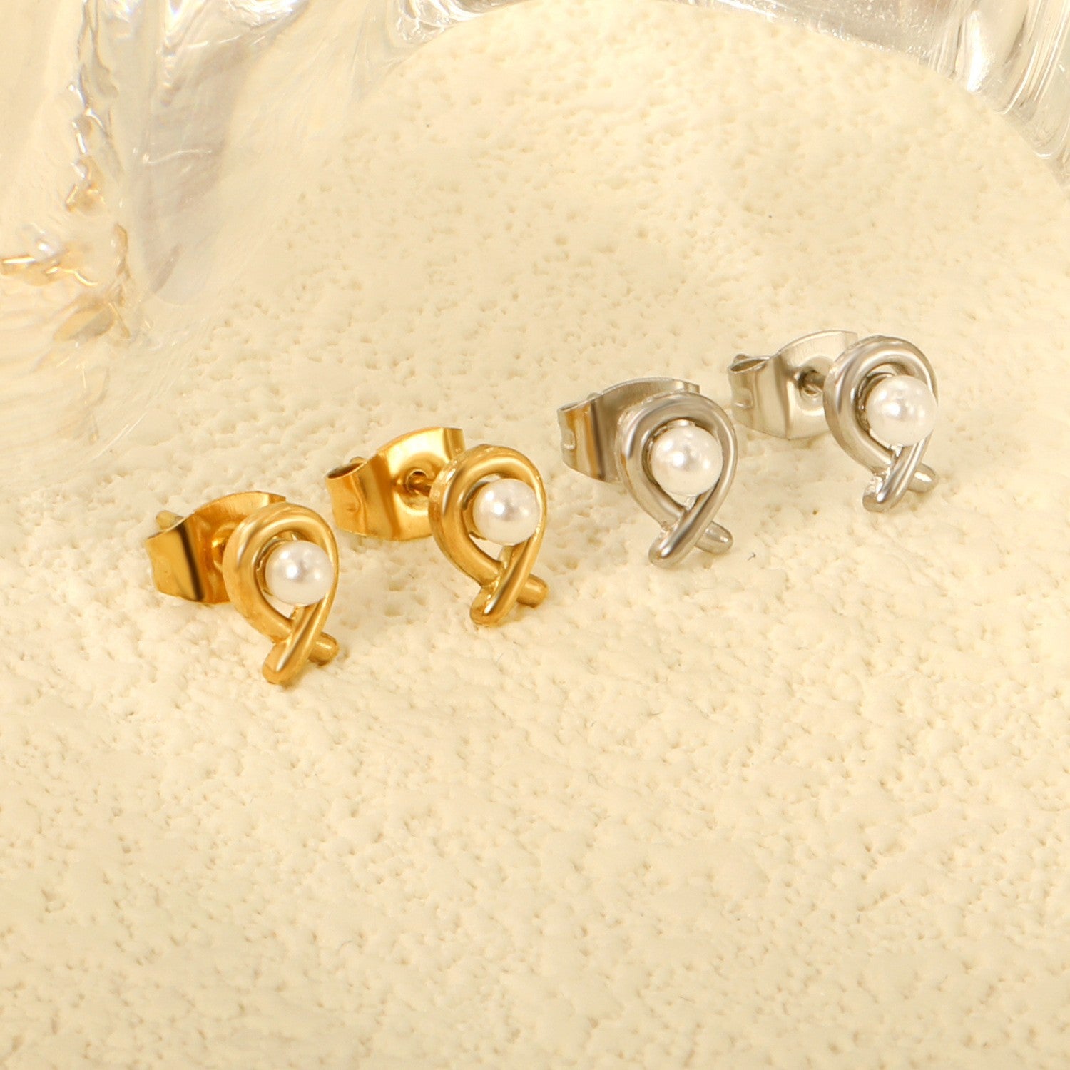 Damen Ohrstecker mit elegantem Perlen-Design und goldplattierter Oberfläche Shop Nory