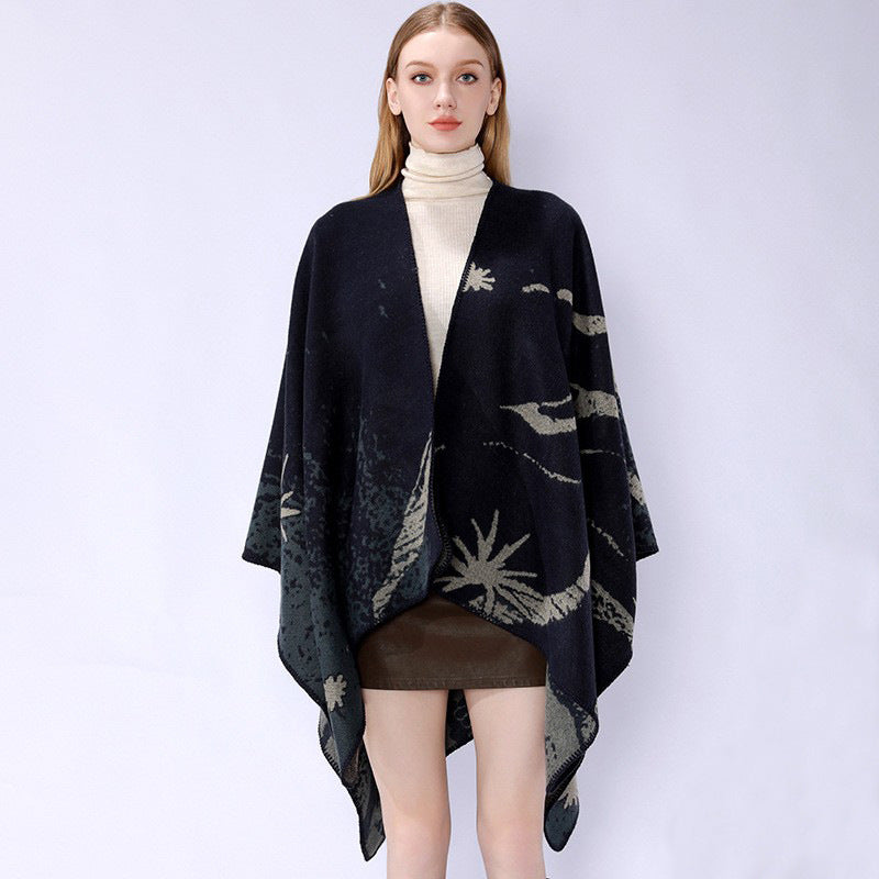 Damen Überschnittenes Jacquard‑Wickelcape aus feinem Strick mit asymmetrischem Saum Shop Nory
