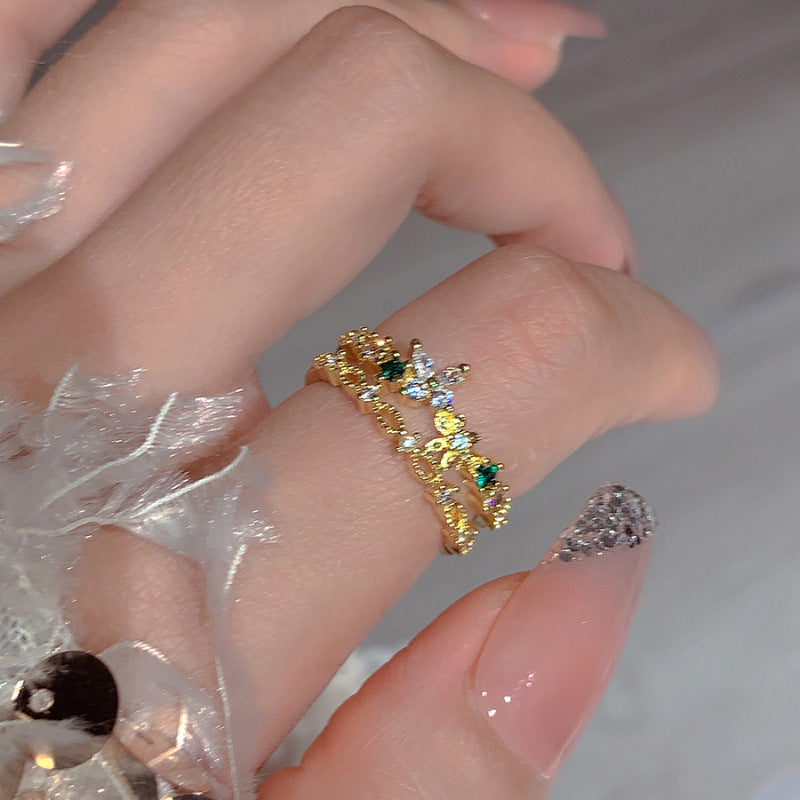 Damenring mit kunstvollem floralen Design und funkelnden Zirkonia Shop Nory