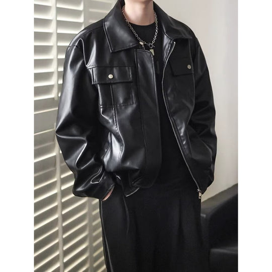 Herren Kurz geschnittene Oversized Kunstleder-Utility-Jacke mit Brustklappen und durchgehendem Reißverschluss Shop Nory