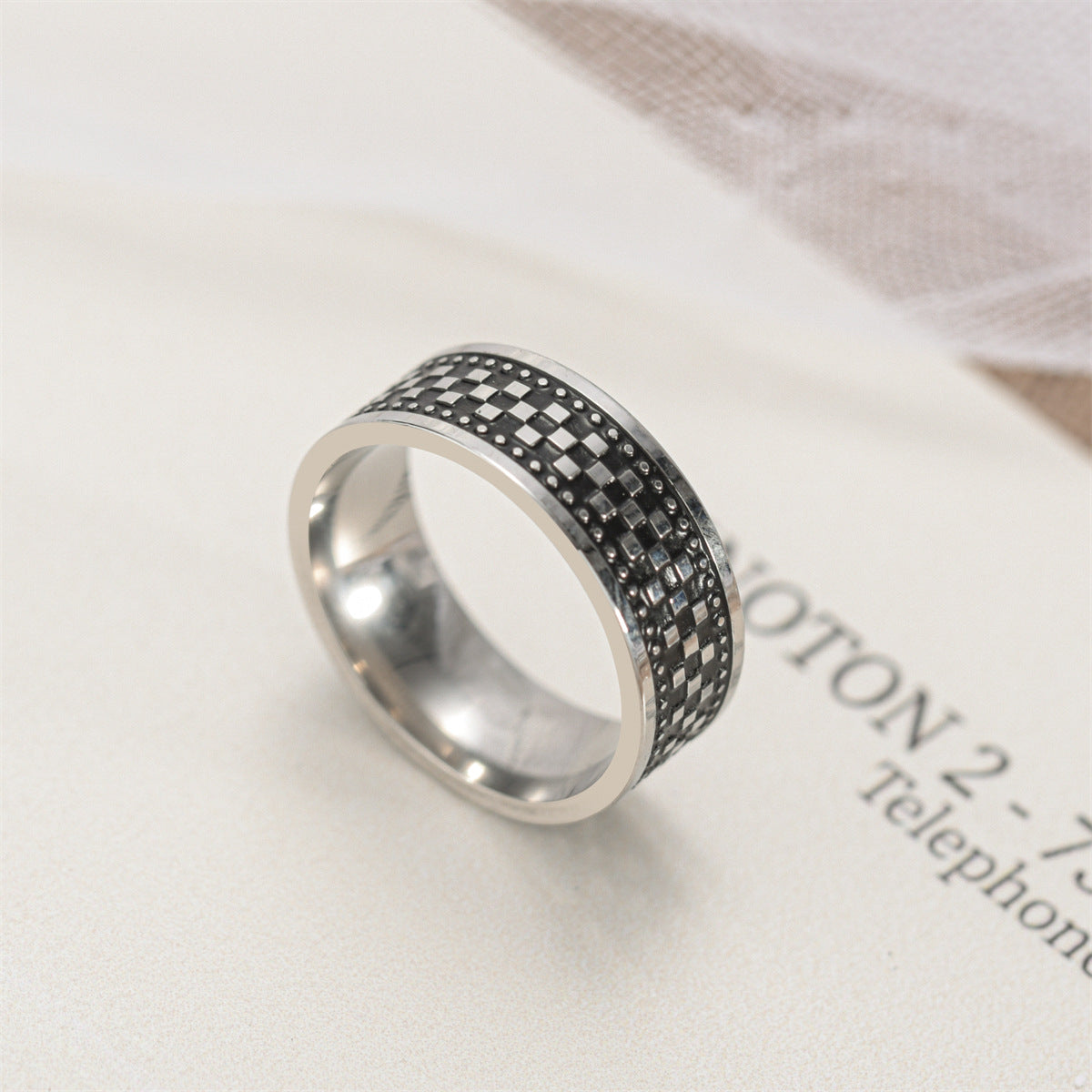 Herren Ring mit elegantem geflochtenem Karomuster Shop Nory