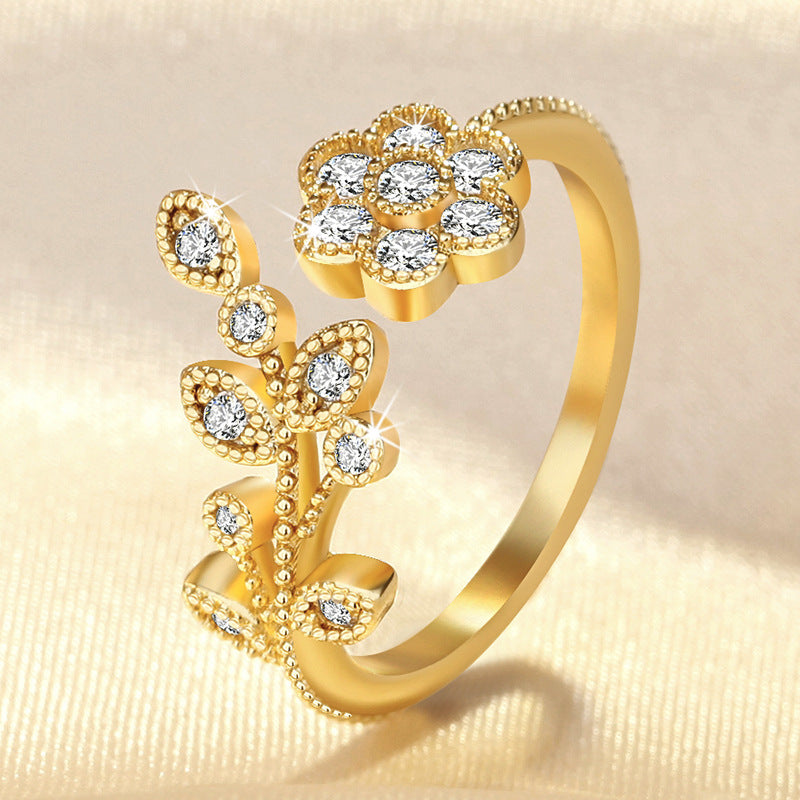 Damenring mit floralem Design und funkelnden Zirkonia Shop Nory