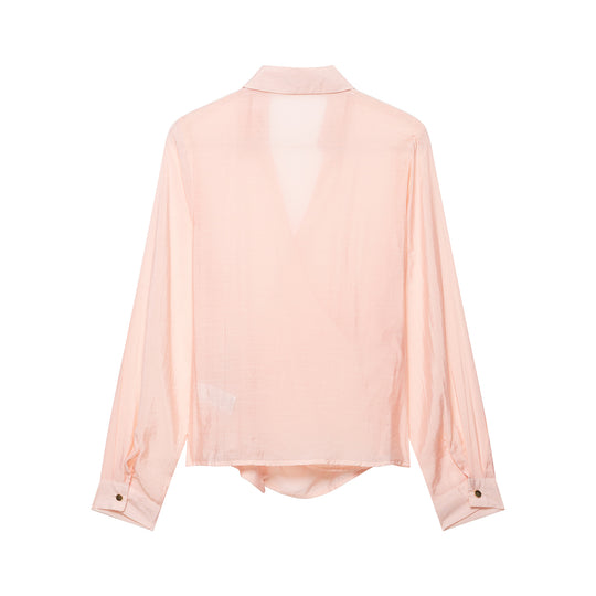 Damen Wickelbluse aus seidigem Crêpe mit Drapierung, tiefem V‑Ausschnitt und goldem Zierknopf Shop Nory