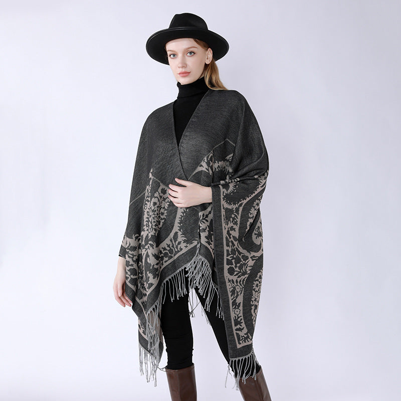 Damen Oversize-Umhangponcho mit floralen Medaillon-Jacquard und Fransensaum Shop Nory