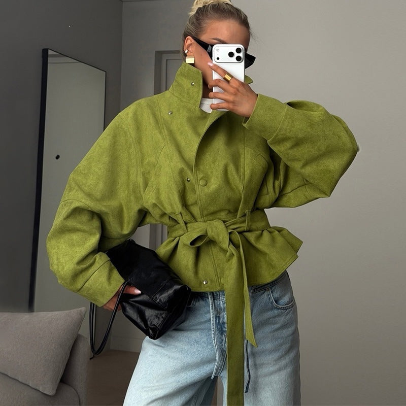 Damen Taillierte Kurzjacke im Blouson‑Stil mit Bindegürtel und Stehkragen Shop Nory