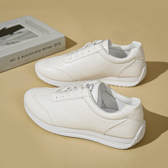 Damen Sneaker mit leichter Keilsohle und kontrastfarbenem Fersenpatch Shop Nory