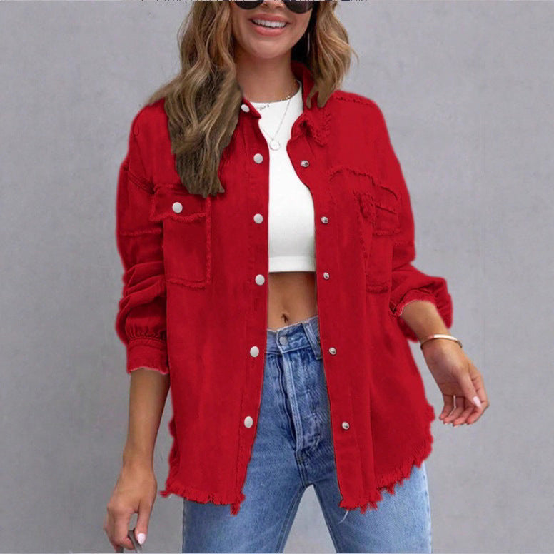 Damen Oversize-Jeanshemdjacke mit Fransenabschluss, Pattentaschen und Druckknopf-Front Shop Nory