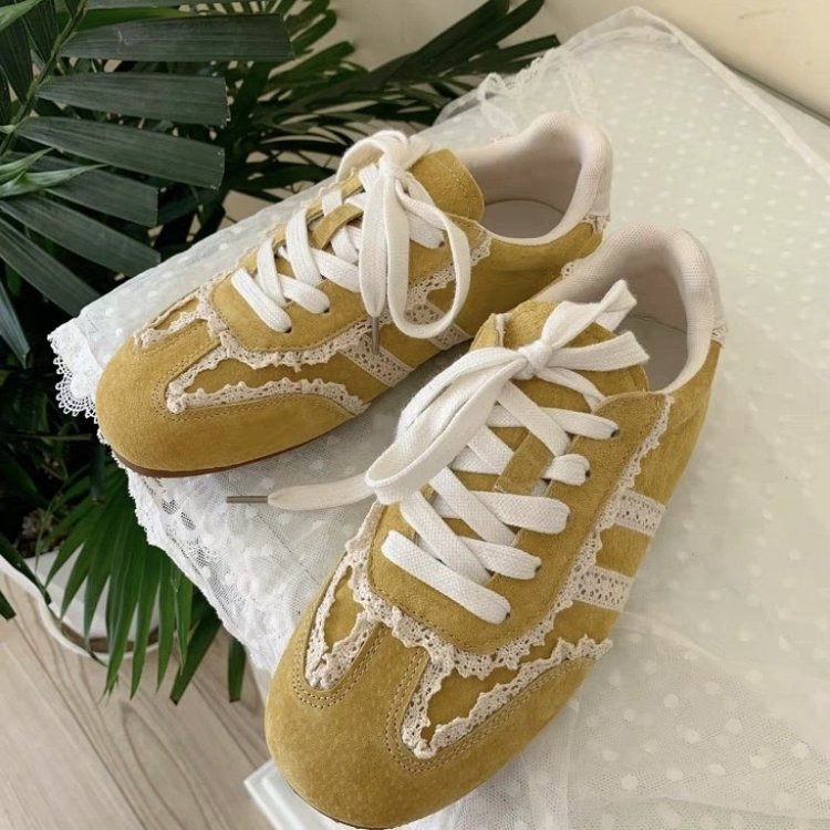 Damen Sneaker mit verspieltem Spitzen-Design und komfortabler Sohle