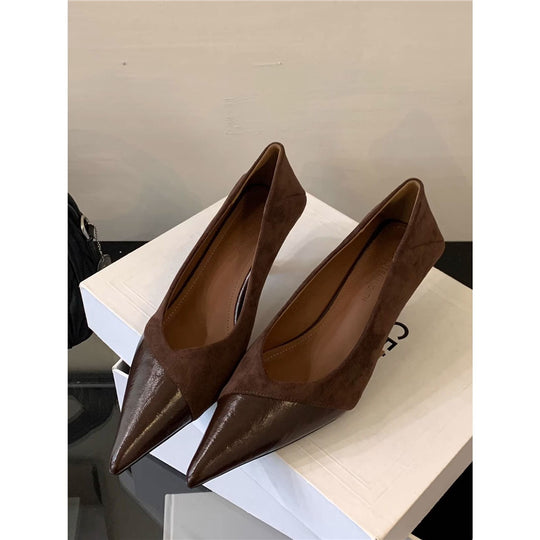 Damen Elegante spitz zulaufende Pumps aus Lack- und Veloursleder mit schmalem Absatz Shop Nory