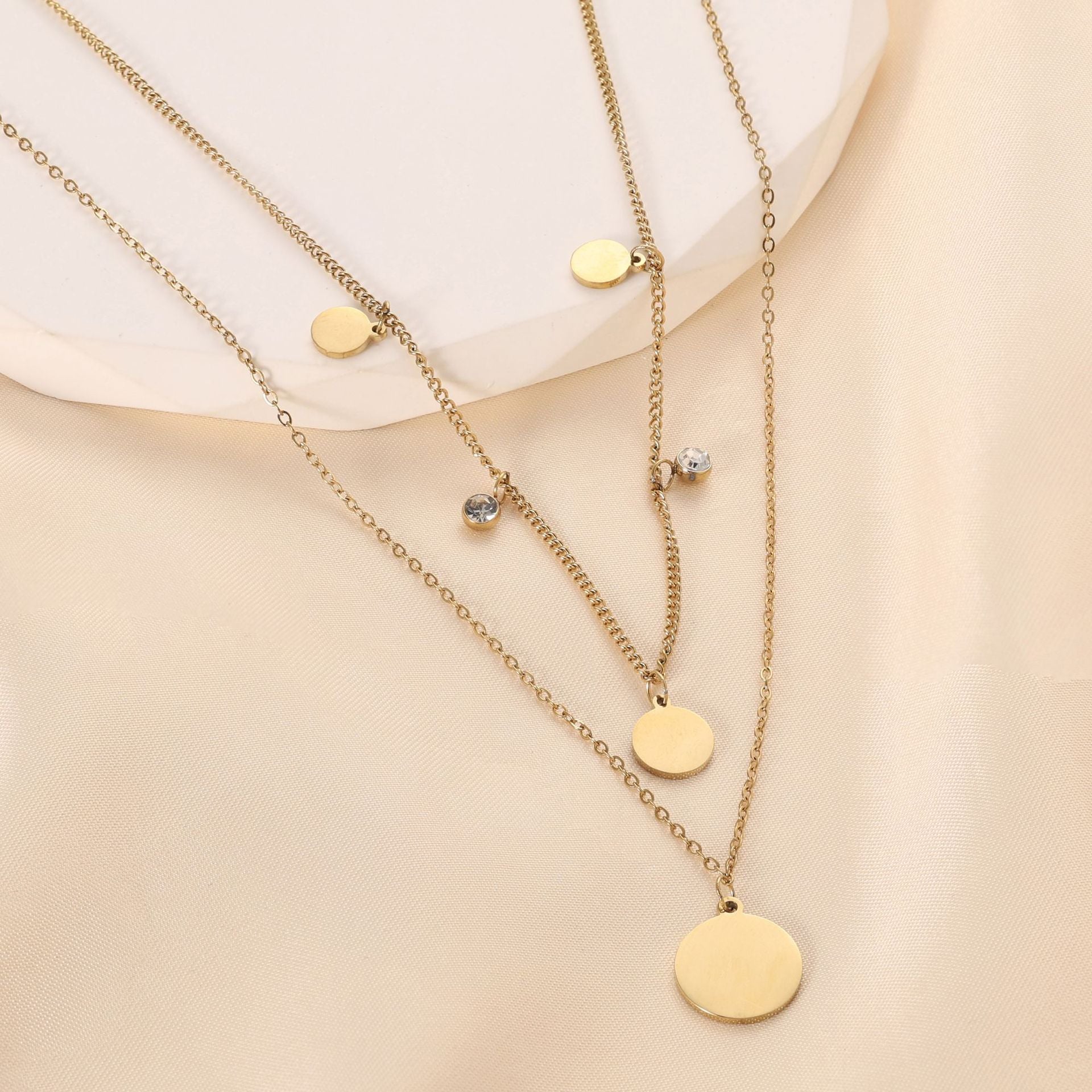 Damen Halskette mit doppeltem Herzanhänger und funkelnden Zirkonia Shop Nory