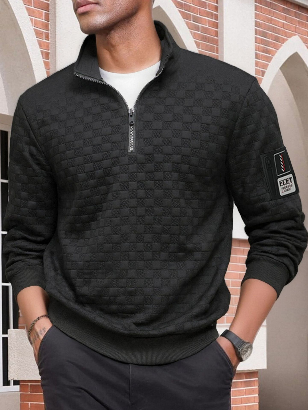 Herren strukturierter Stehkragen-Halbzip-Pullover mit Karosteppung, elastischen Bündchen und Ärmel-Patch Shop Nory
