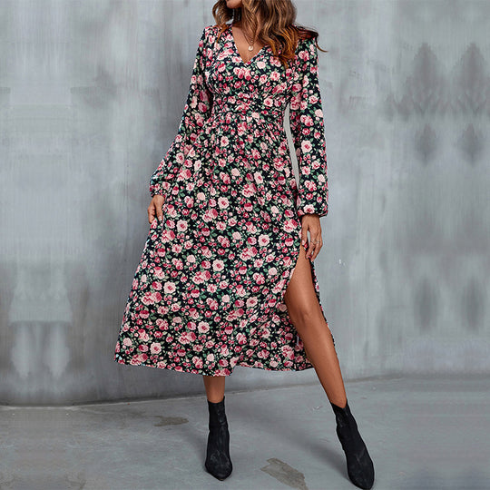 Damen Maxikleid mit V-Ausschnitt, taillierter Empire-Naht, seitlichem Beinschlitz und floralem Allover-Print Shop Nory
