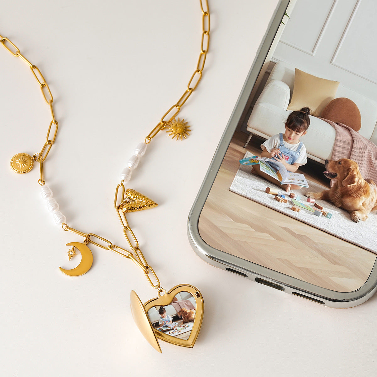 Damen Halskette mit charmantem Herzdesign und nothenden Anhängern Shop Nory