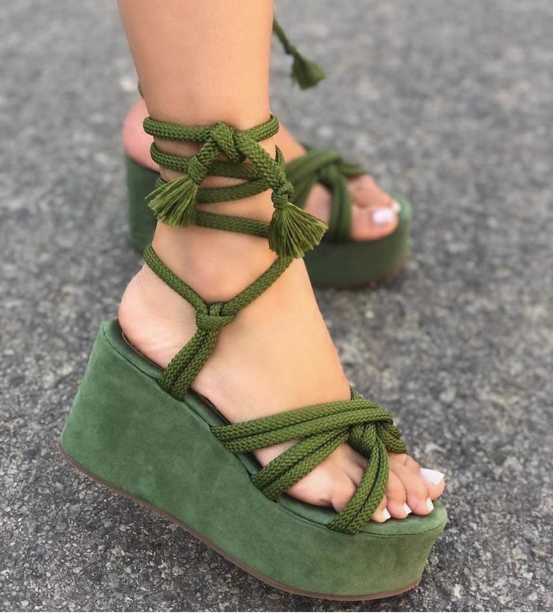 Damen Wedge-Sandalen mit geflochtenem Riemendesign und komfortabler Plateau-Sohle Shopnory