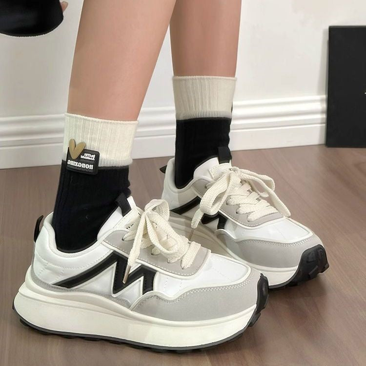 Damen Plateau-Chunky-Sneaker mit skulpturierter EVA-Sohle, Trail‑Profil und gepolstertem Komfortkragen Shop Nory