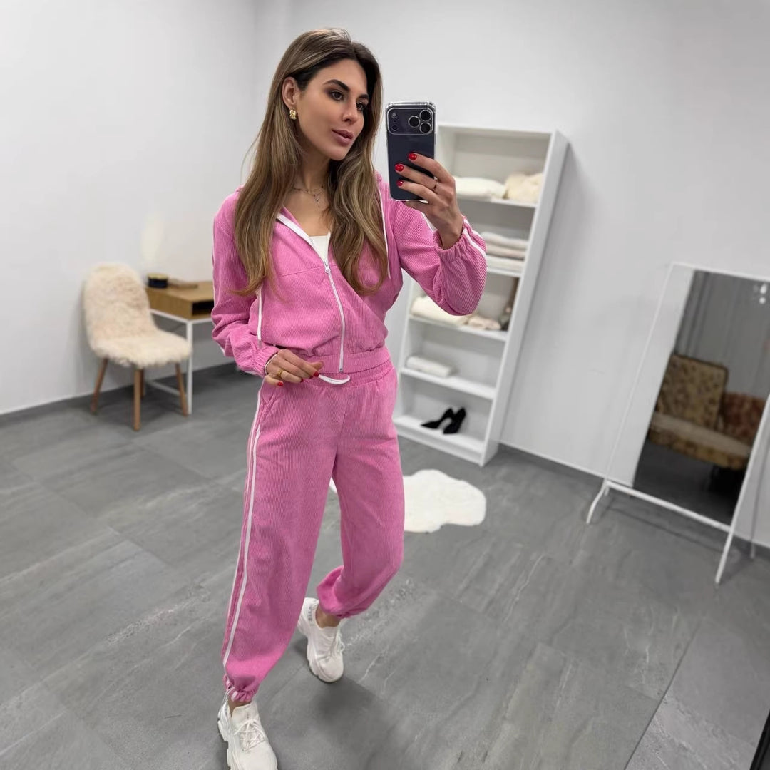 Damen Cord-Jogginganzug mit Kapuze, seitlichen Kontraststreifen, Tunnelzug und elastischen Saumbündchen Shop Nory