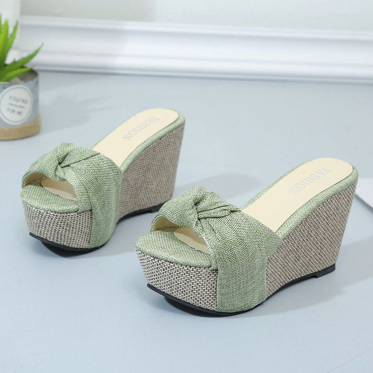 Damen nan Keil-Pantolette mit hohem Bast-Plateau und gedrehtem Textilriemen