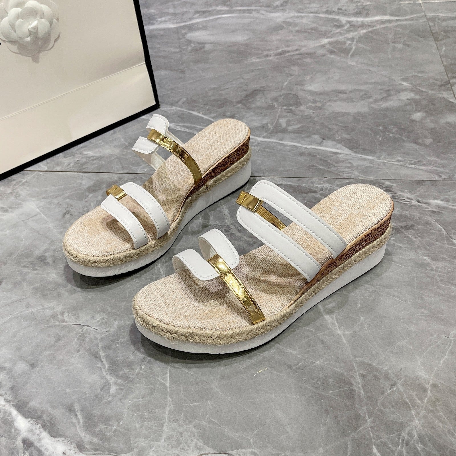 Damen Wedge-Sandalen mit eleganten Riemen und verstellbarem Schnallenverschluss Shopnory