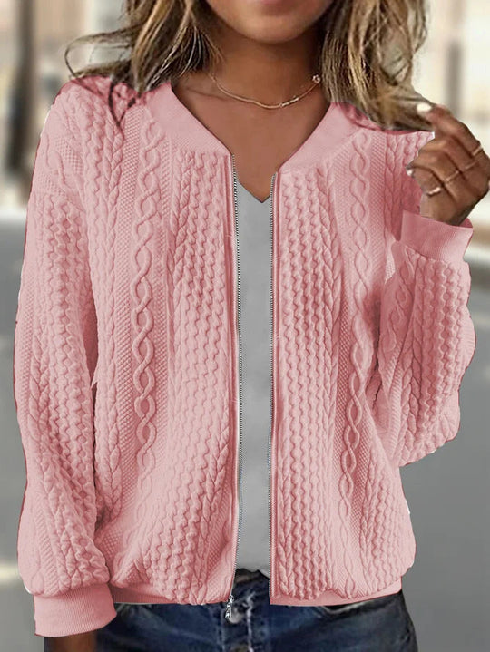 Damen Strickjacke mit modernem Kabelstrickmuster und eleganter Schnittführung