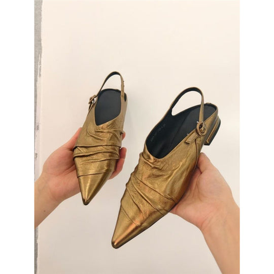 Damen Spitz zulaufende Slingback‑Mules mit dekorativem Riemen und ergonomischem Flachabsatz Shop Nory