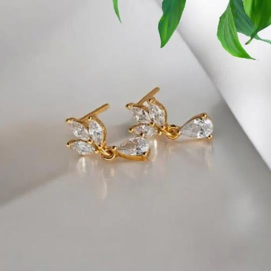 Damen Ohrringe mit funkelndem Kristall-Design und eleganter Tropfenform Shop Nory