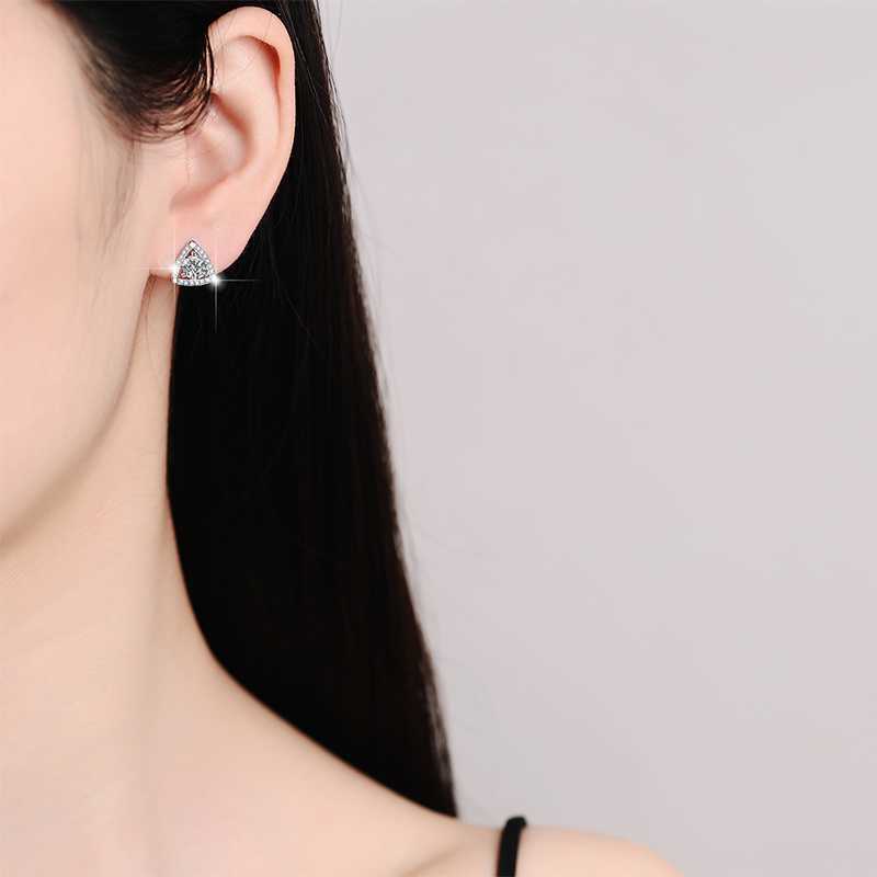 Damen Ohrringe mit funkelndem Dreieckdesign und hochwertigem Zirkonia-Besatz Shop Nory