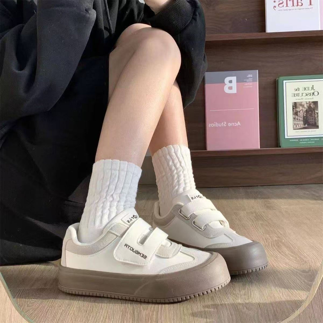Damen Bequeme Sneaker mit doppeltem Klettverschluss und dämpfender Sohle