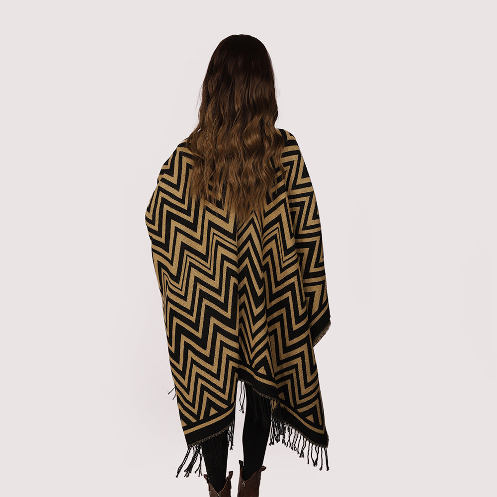 Damen Rechteckiger Zickzack‑Wollmix‑Überwurf mit Fransensaum und offenem Fall Shop Nory