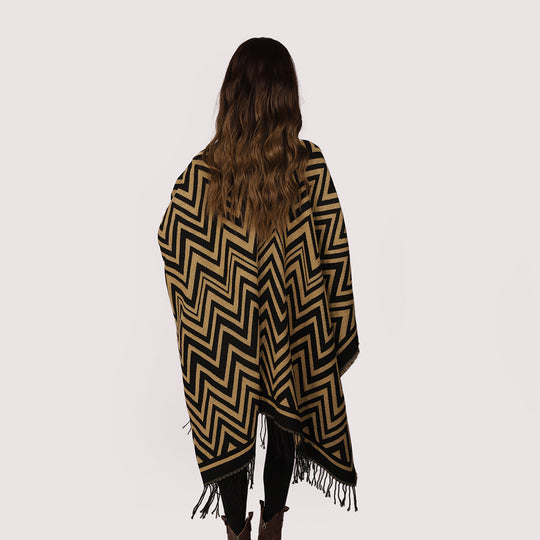 Damen Oversize-Umhang mit grafischem Zickzackmuster und langen Fransen Shop Nory