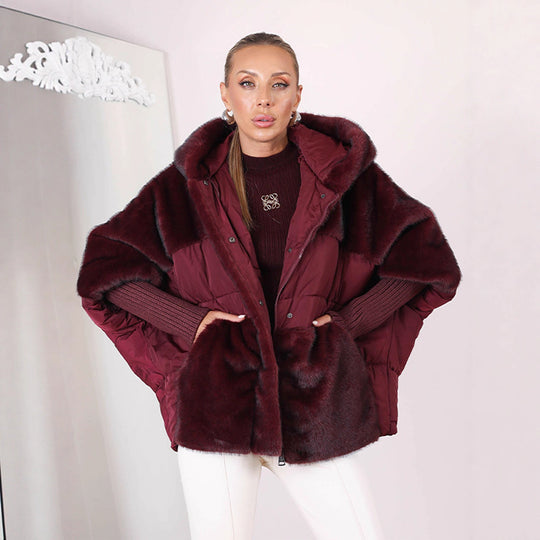 Damen Kurz geschnittene gesteppte Kapuzenjacke mit voluminösem Webpelzbesatz und Oversize‑Silhouette Shop Nory