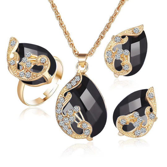 Tropfen facettiertes Kristall Anhänger Halskette Ring und Stud Ohrringe Set