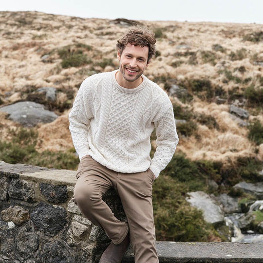 Herren Modischer Strickpullover mit Zopfmuster