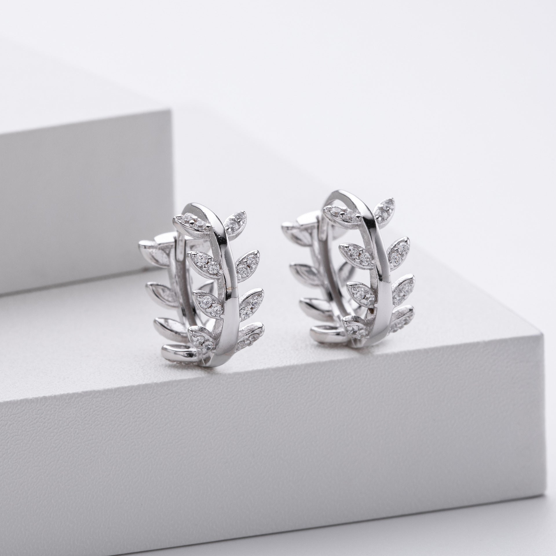 Damen Ohrringe mit elegantem Blatt-Design aus 925 Sterling Silber Shop Nory