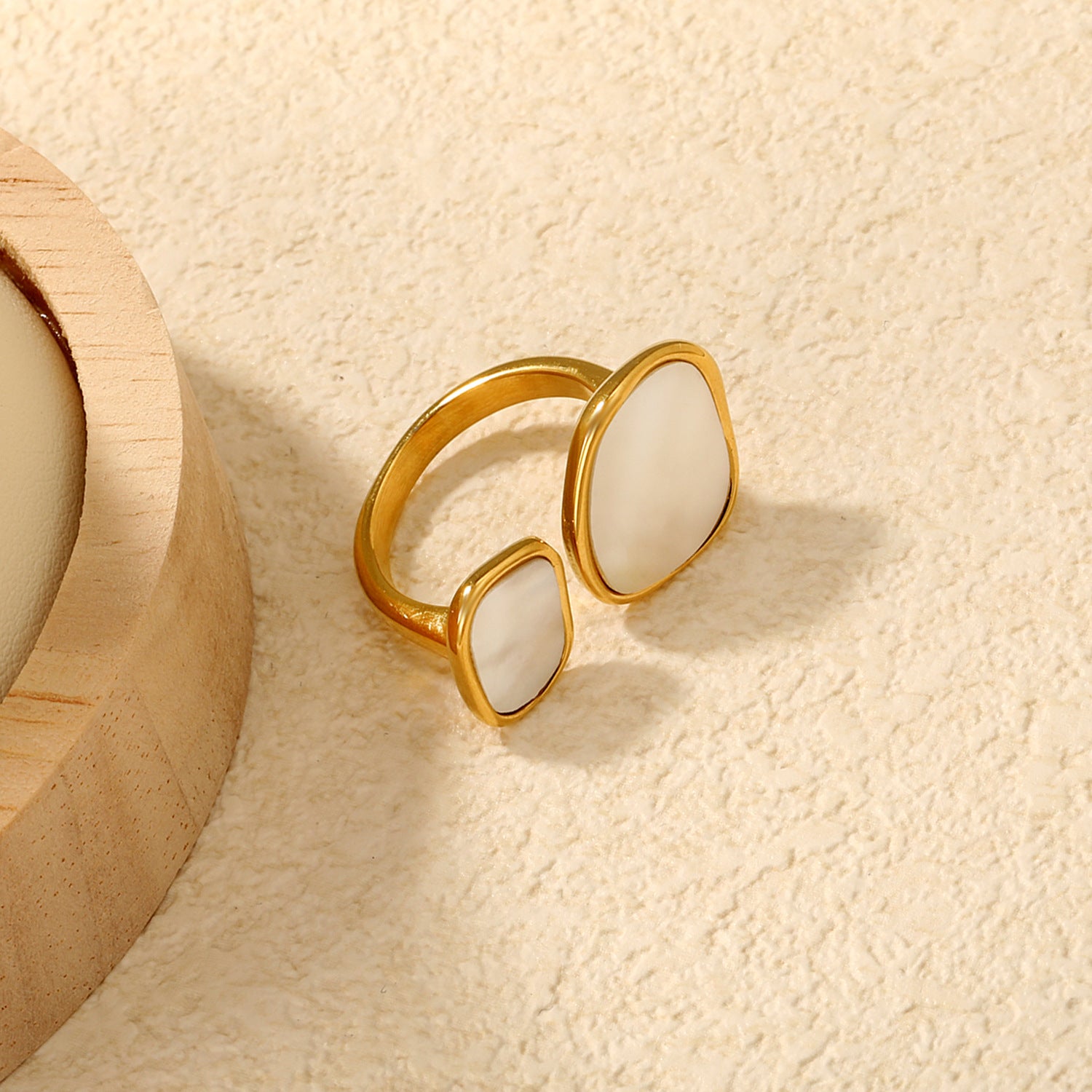 Damen Ring mit modernem, anpassbarem Design und klassischen Muschelinlays Shop Nory