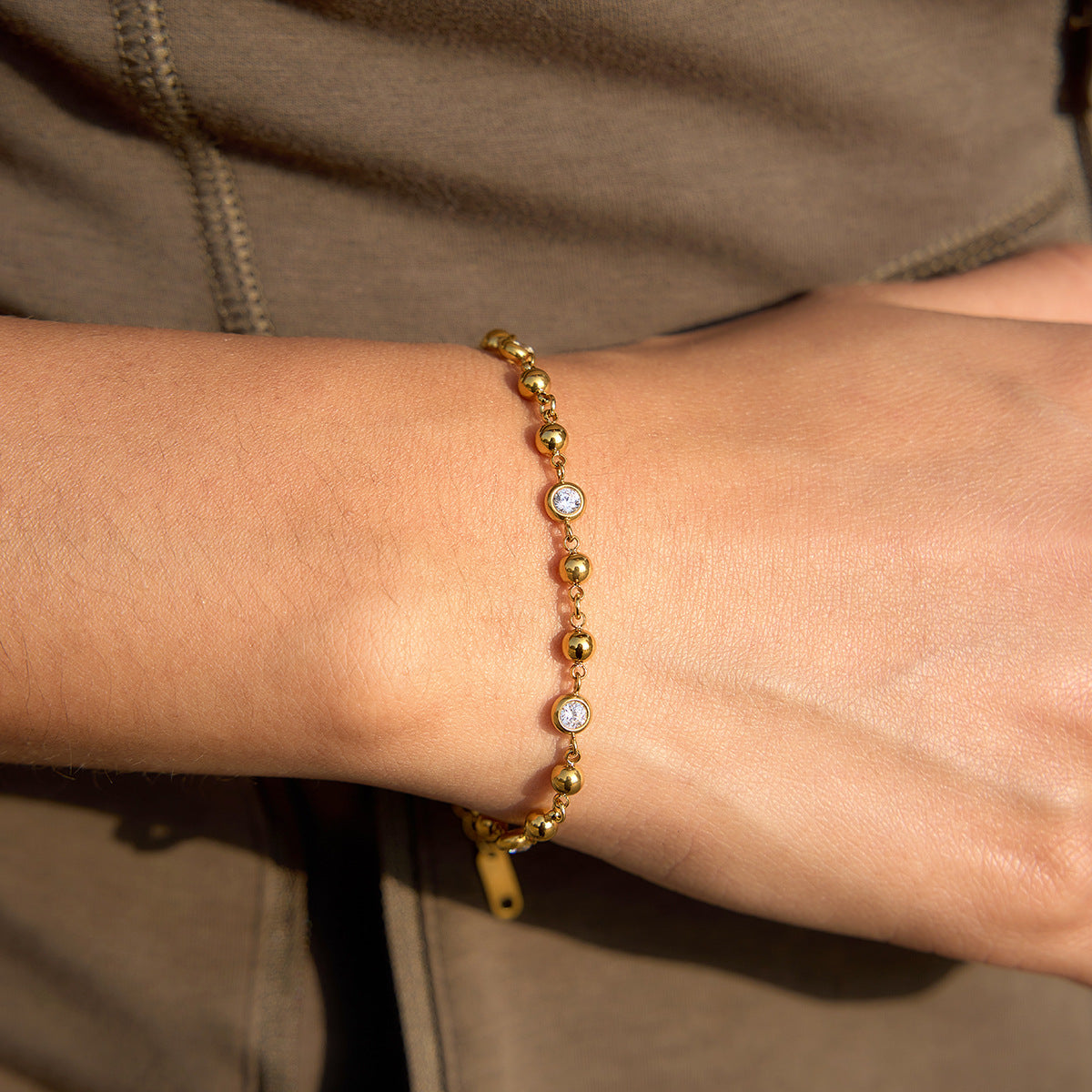 Damen Armband mit eleganten Kristallakzenten und wasserfestem Design Shop Nory