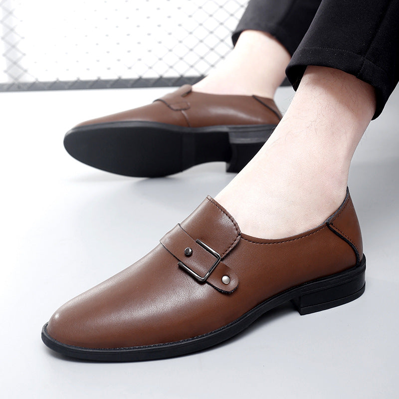 Herren eleganter Leder Slipper mit dekorativem Riemen