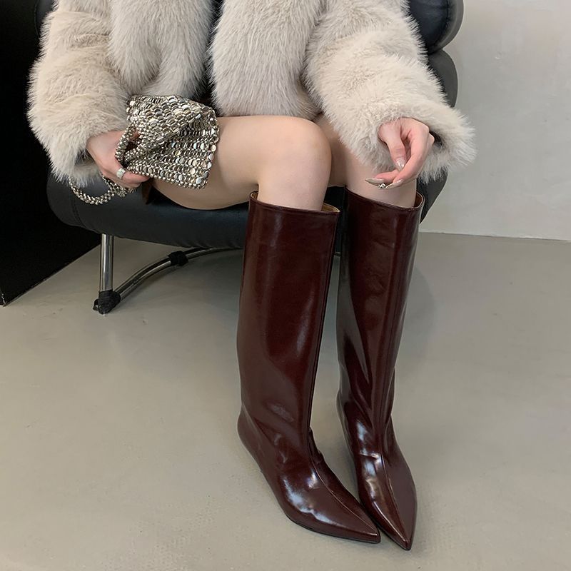 Damen Hochschaftige spitz zulaufende Stiefel aus Glattleder mit schlanker Silhouette Shop Nory