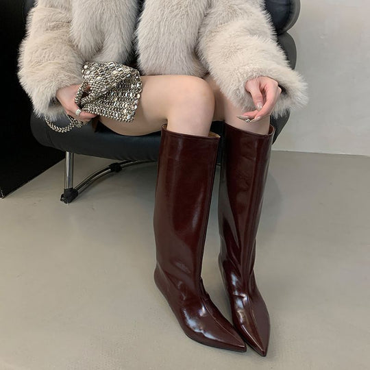 Damen Hochschaftige spitz zulaufende Stiefel aus Glattleder mit schlanker Silhouette Shop Nory