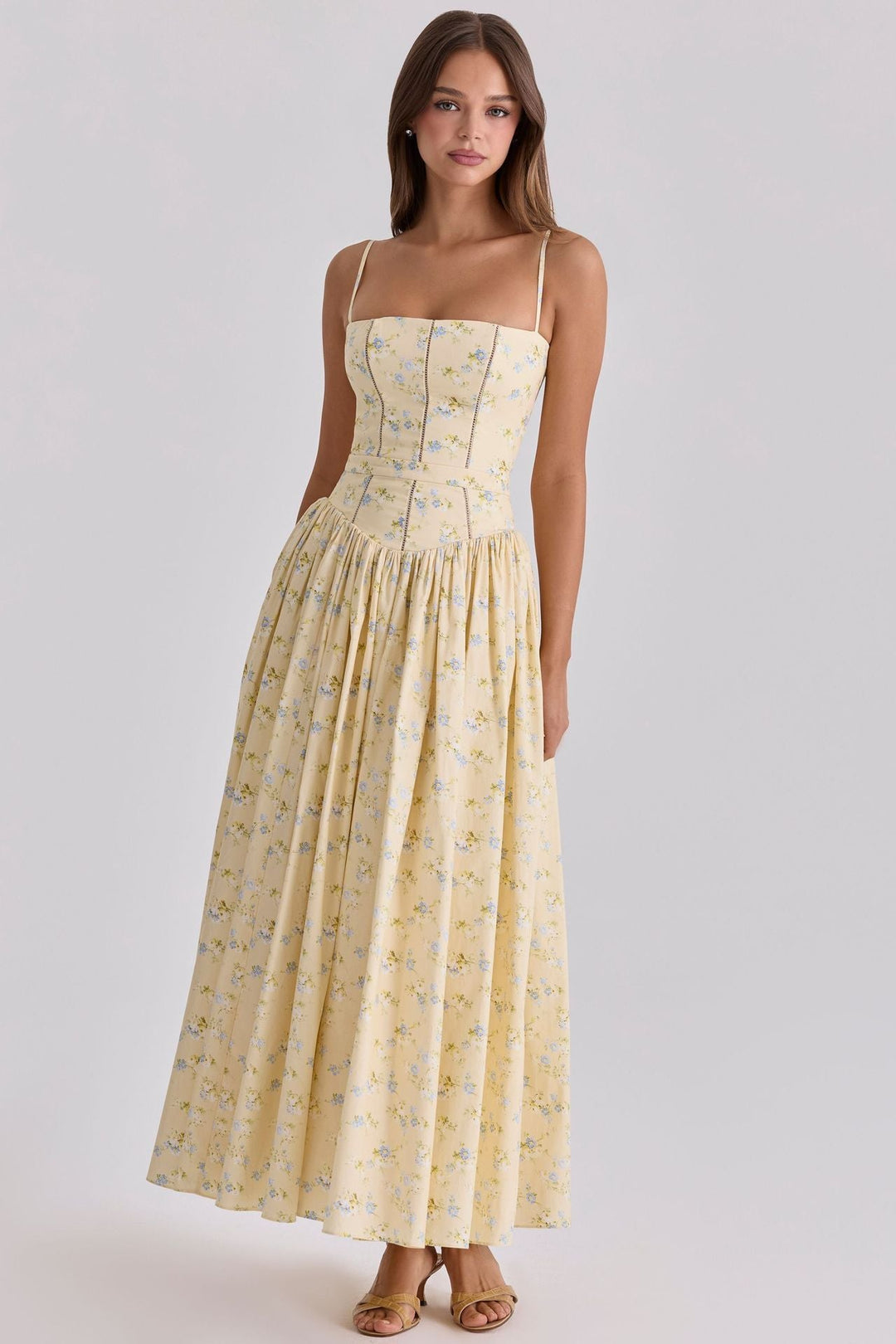Damen Midi-Kleid mit verspielt floralen Details und Puffärmeln