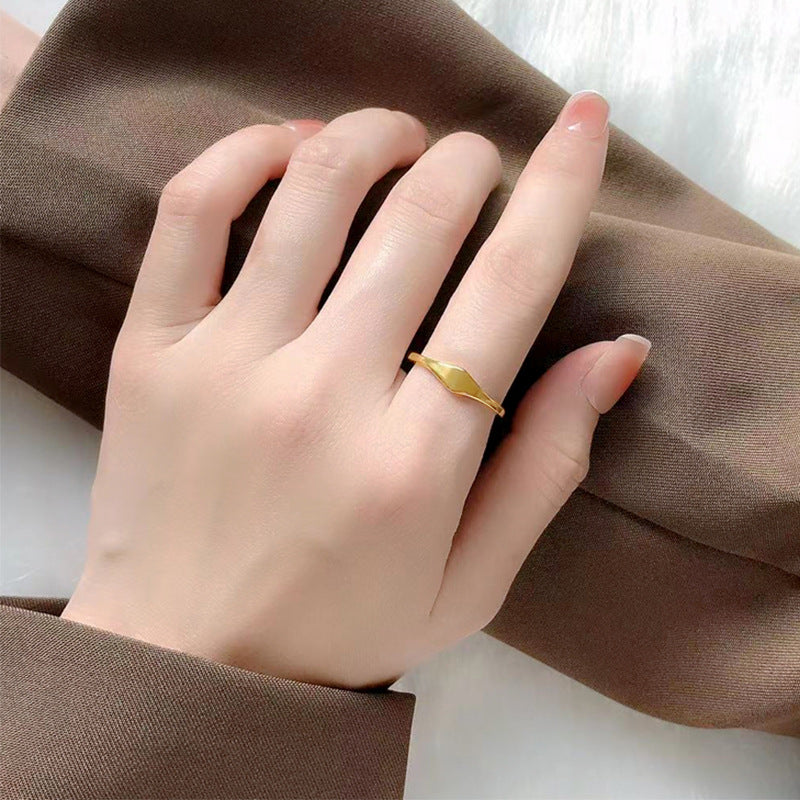 Damen minimalistischem Ring mit geschwungener und polierter Oberfläche Shop Nory