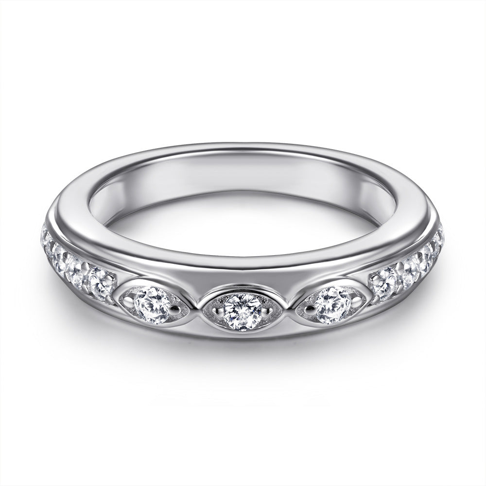 Damen Schmuckset mit funkelndem Verlobungsring, eleganten Ohrringen und anhängenden Kristallen Shop Nory