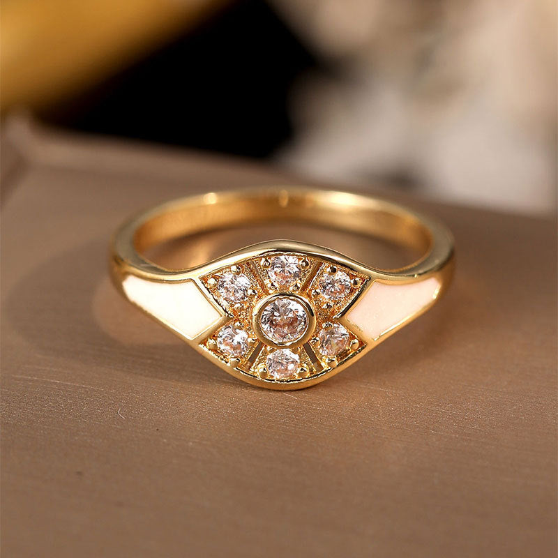 Damenring mit elegantem Design und funkelnden Zirkonia Shop Nory