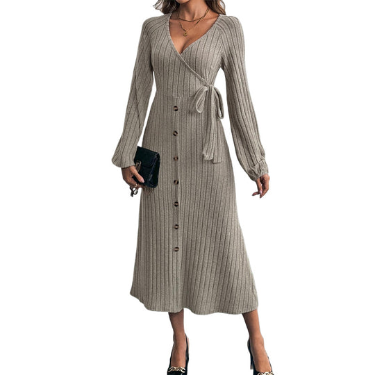 Damen Geripptes Wickel-Midikleid mit V-Ausschnitt, Ballonärmeln & Knopfleiste Shop Nory