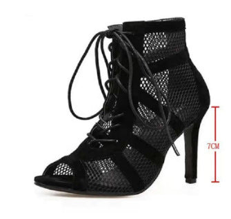 Damen Peep-Toe Stiefeletten aus atmungsaktivem Netzmaterial mit eleganten Schnürdetails