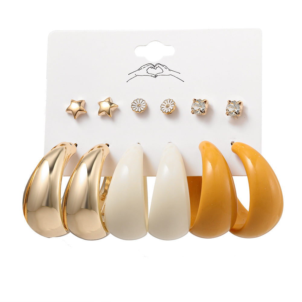 Damen Ohrstecker-Set mit verschiedenen stilvollen Designs und funkelnden Akzenten Shop Nory