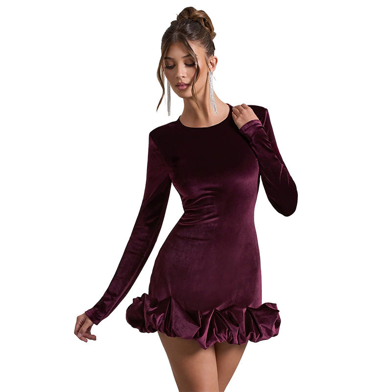 Damen Figurbetontes Samt-Minikleid mit langen Ärmeln und gerafftem Volant-Saum Shop Nory